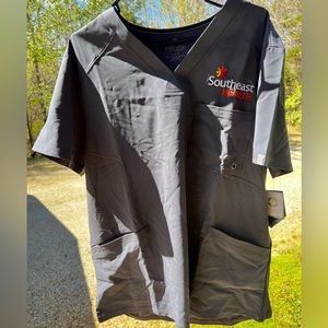 SE infinity scrub top XL